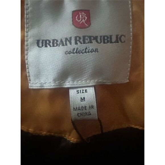 URBAN REPUBLIC Juniors yellow size medium Puffer coat Jacket - Picture 9 of 10